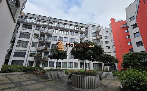 Prodej garážového stání, Kloboučnická, Praha 4 - Nusle