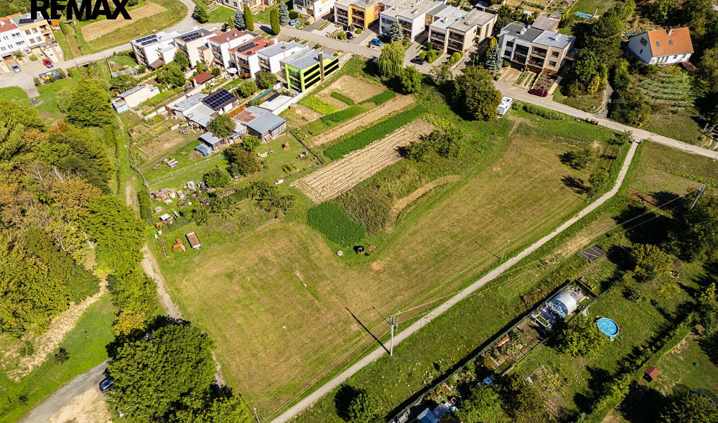 Prodej stavebního pozemku 2 330 m², Milešovice – náhled fotky 9
