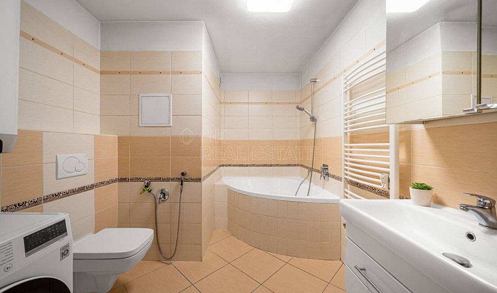 Prodej bytu 3+1 89 m², Ostrov – náhled fotky 13