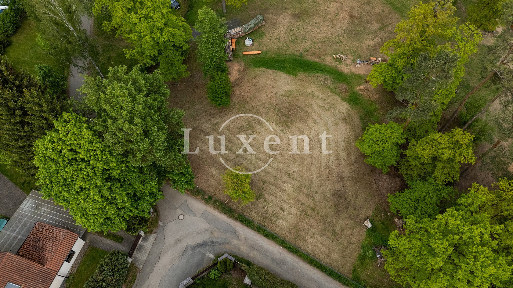 Prodej stavebního pozemku 816 m² – fotografie 3