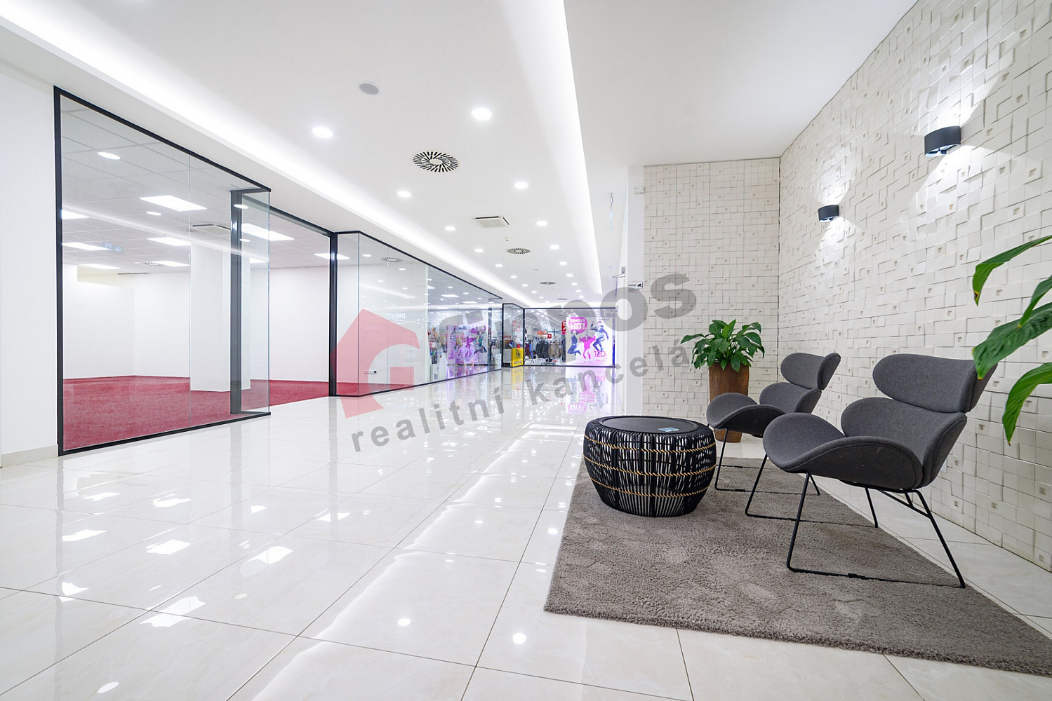 Pronájem obchodních prostor 77 m² – fotografie 3