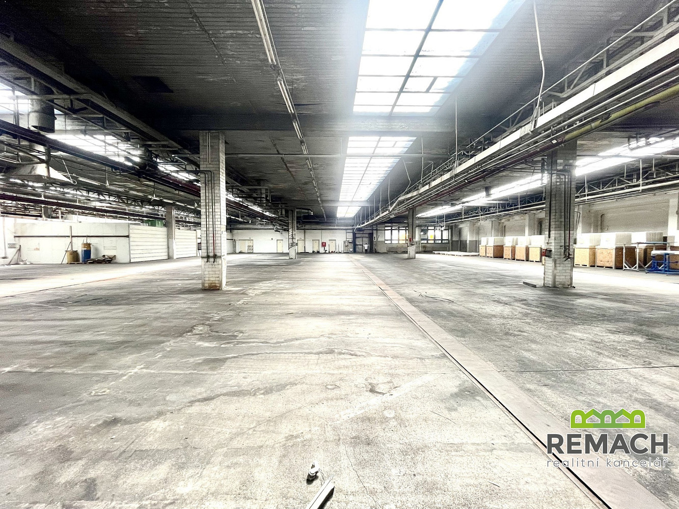 Pronájem skladovacích prostor 2 245 m² – fotografie 5