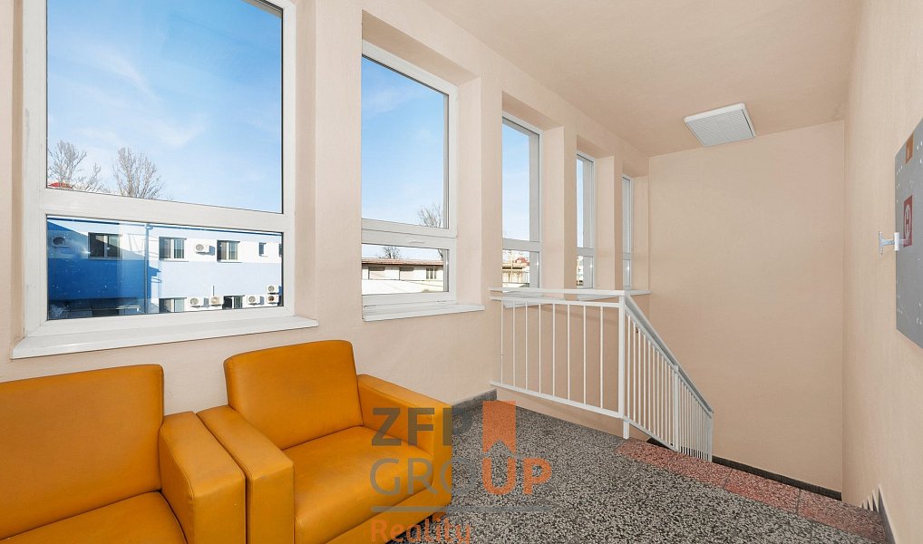 Prodej obchodních prostor 702 m², Hodonín – náhled fotky 9