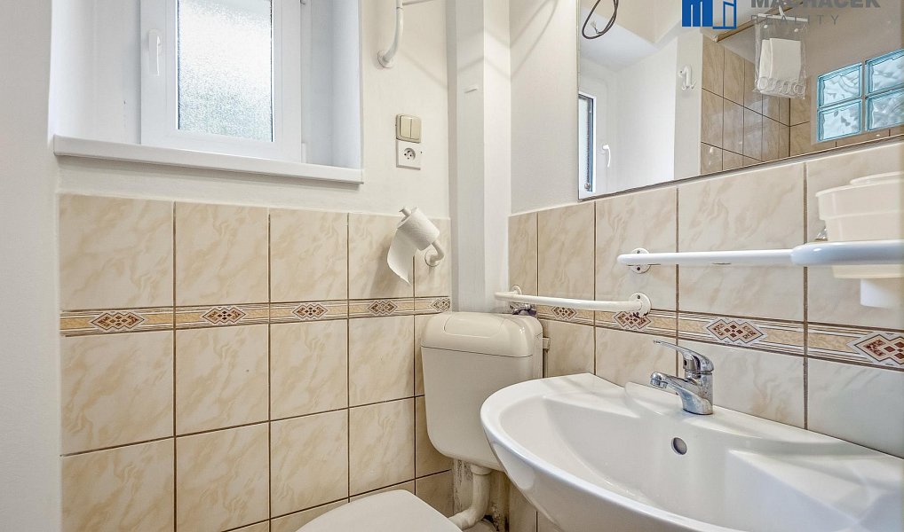 Pronájem bytu 1+1 33 m², Dubí – náhled fotky 3