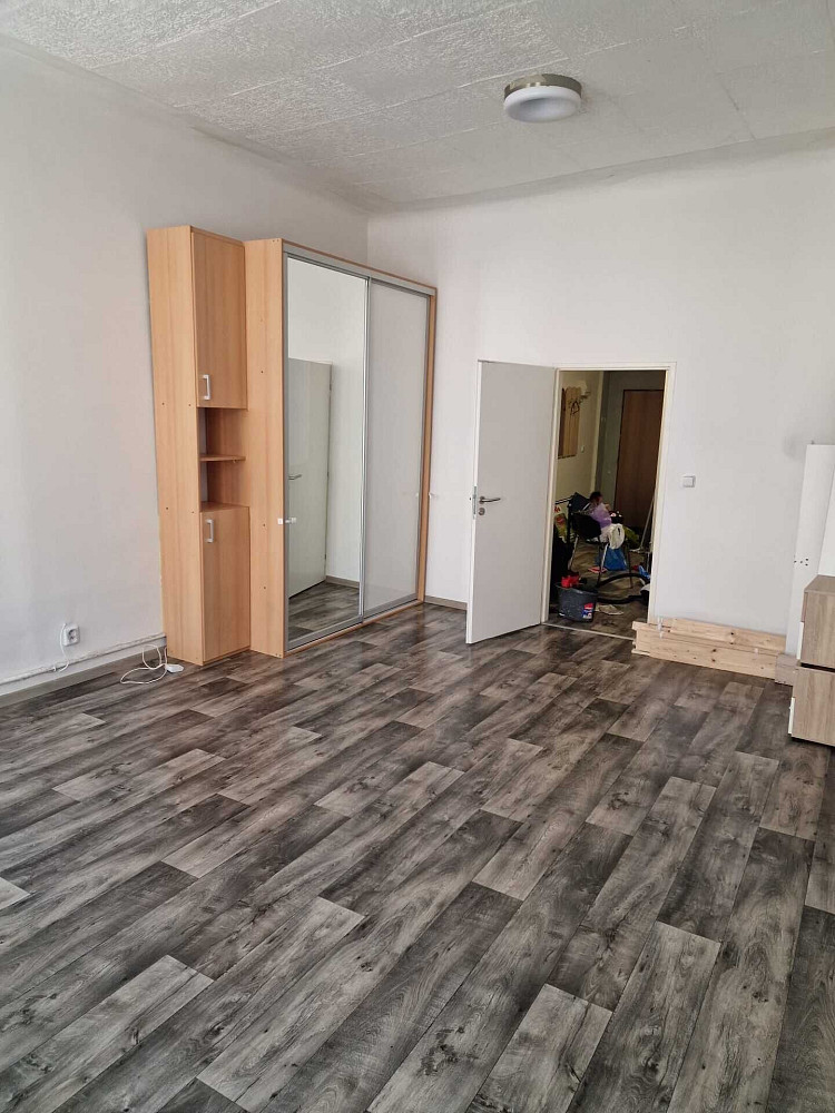 Pronájem bytu 2+kk 43 m² – fotografie 3