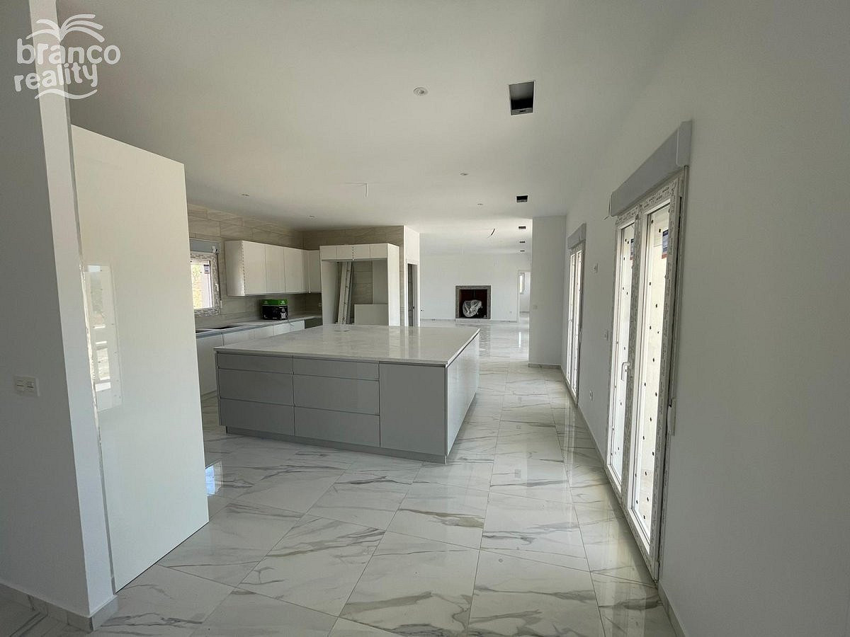 Prodej domu 270 m² s pozemkem 10 000 m² - Vista 6