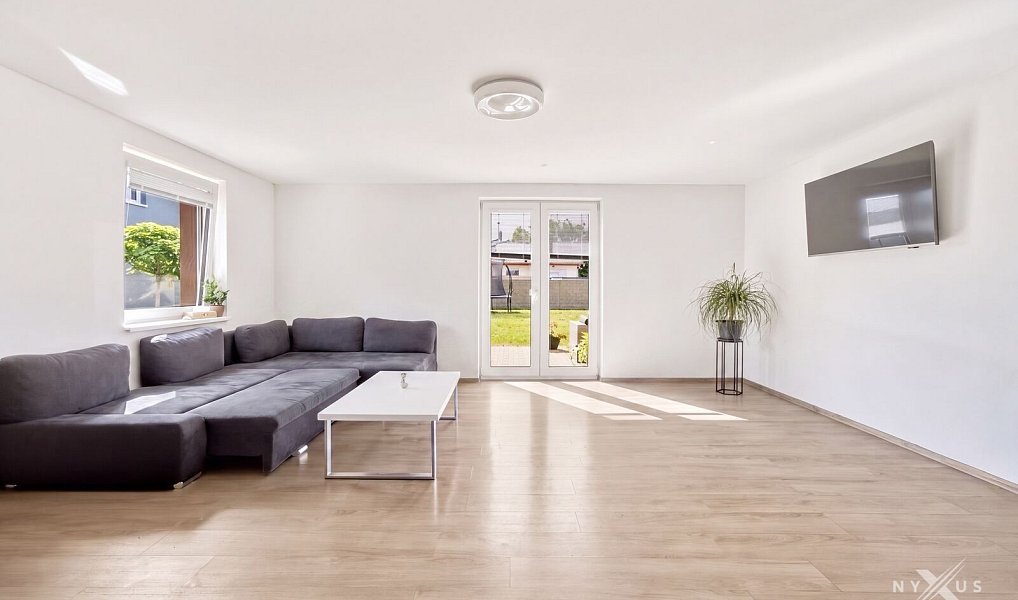 Prodej domu 150 m² s pozemkem 1 063 m², Postřižín – náhled fotky 2