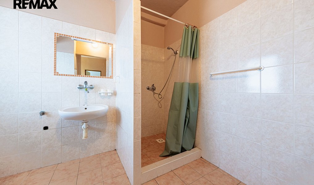 Prodej domu 200 m² s pozemkem 3 180 m², Blatno – náhled fotky 34