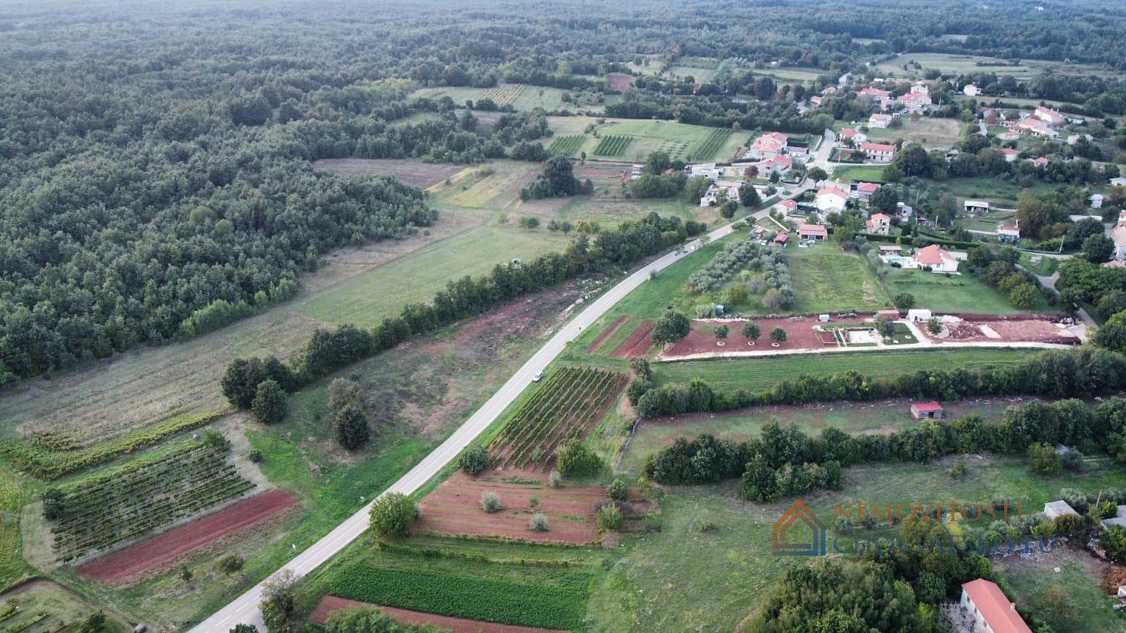Prodej stavebního pozemku 2 602 m² - Więcej