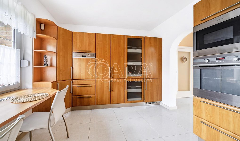 Prodej domu 384 m² s pozemkem 1 835 m², Týnec nad Labem – náhled fotky 19