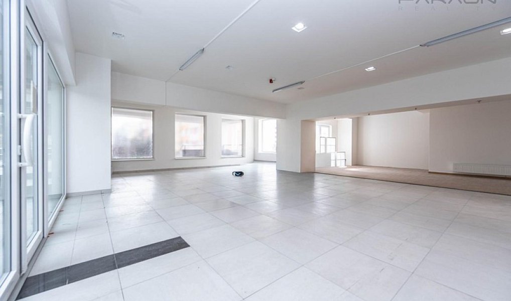 Pronájem obchodních prostor 102 m², Praha – náhled fotky 2