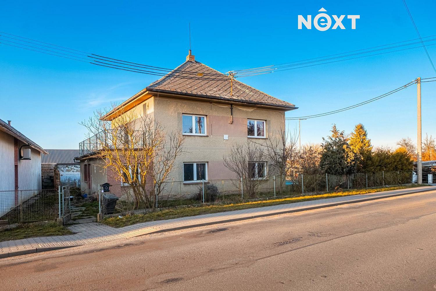 Prodej nájemního domu, činžáku 140 m² – fotografie 2