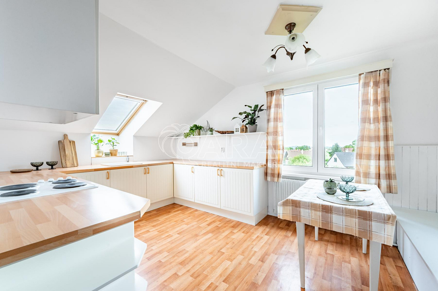 Prodej domu 250 m² s pozemkem 468 m² — photo 2