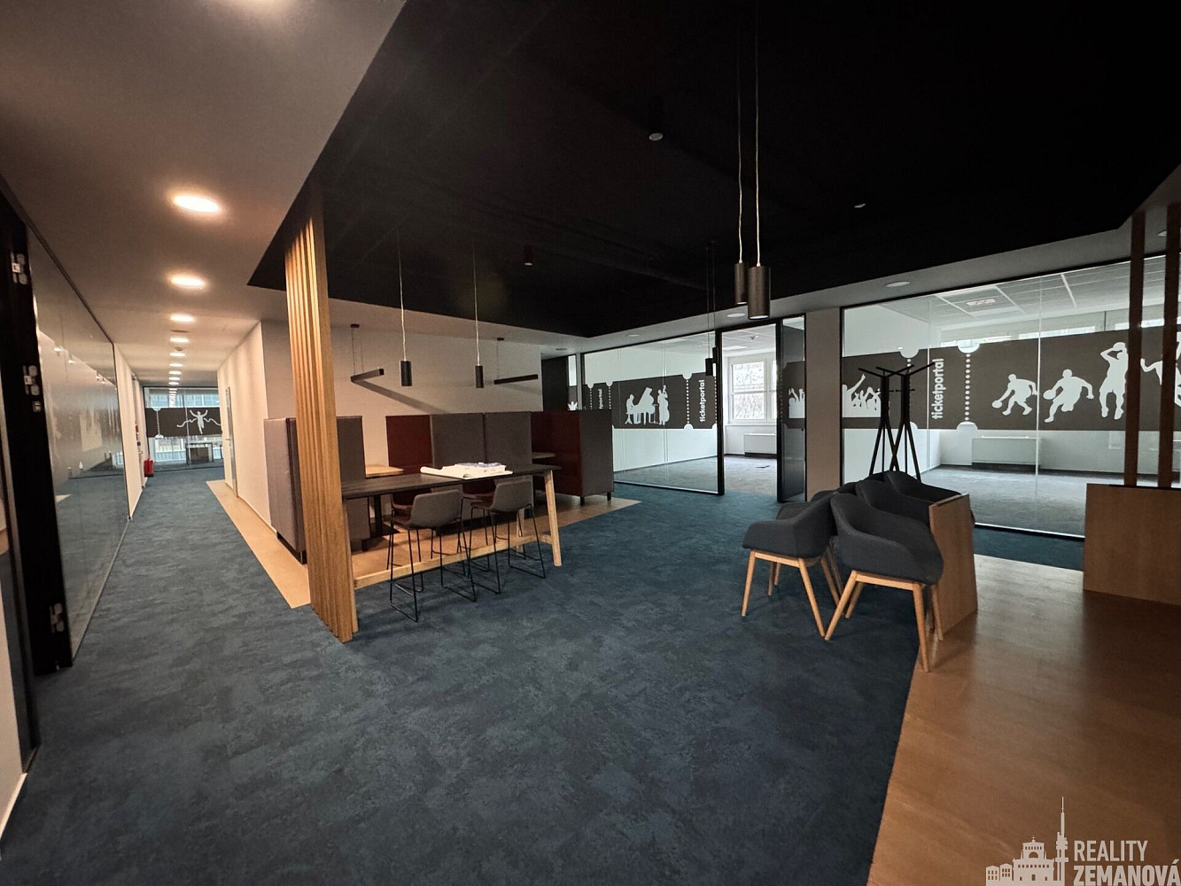 Reprezentativní zrekonstruovaný kancelářský celek 740 m² (lze přidat 310m²), M A – pohled 2