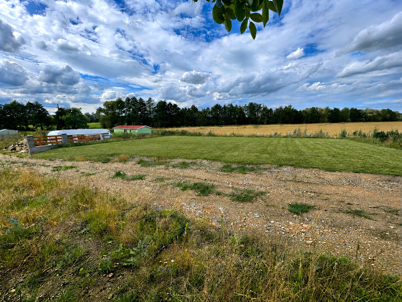 Prodej stavebního pozemku 900 m² – fotografie 2