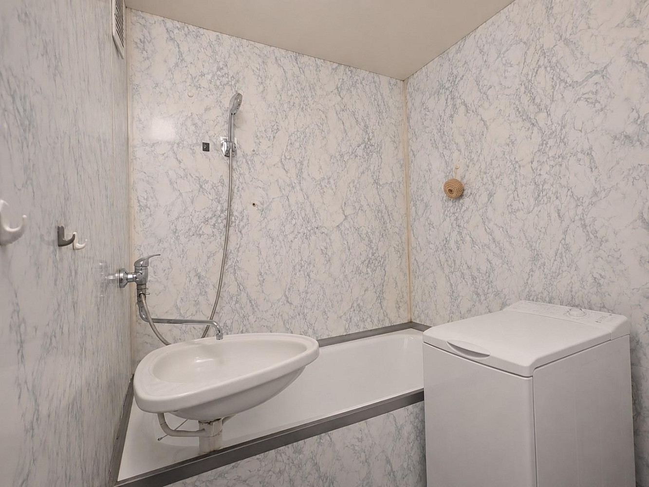 Pronájem bytu 2+1 49 m² – fotografie 3