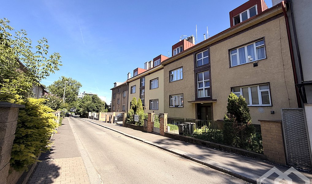 Prodej bytu 1+kk 28 m², Praha – náhled fotky 11
