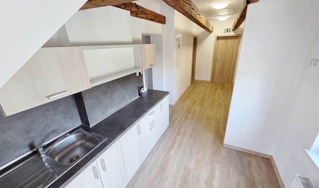Pronájem kanceláře 194 m², Liberec – náhled fotky 9