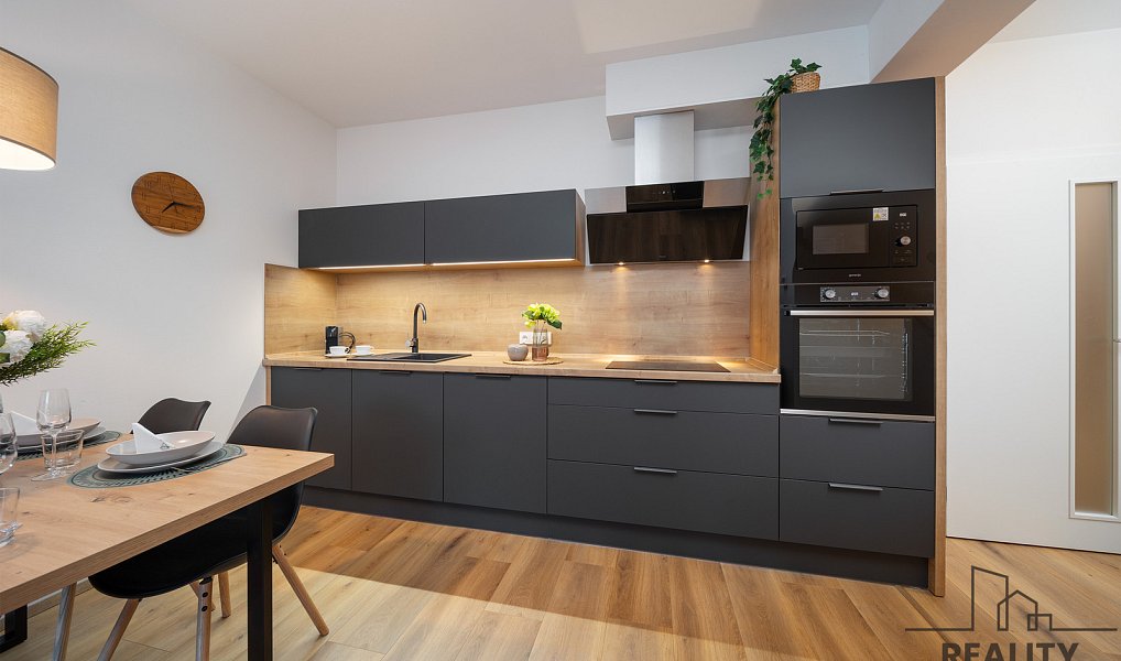 Prodej bytu 1+kk 50 m², Lipno nad Vltavou – náhled fotky 2