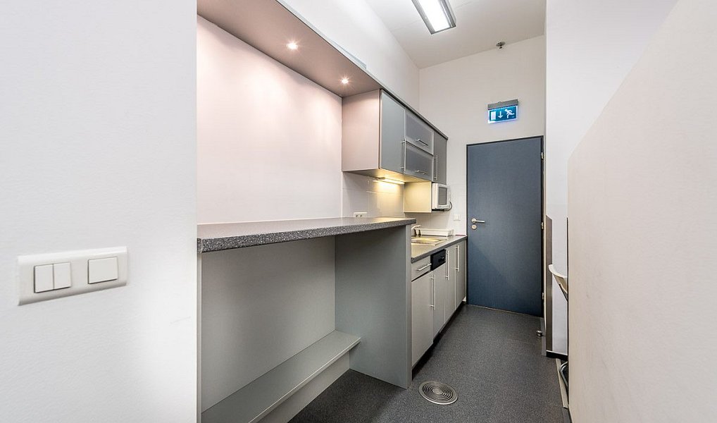Pronájem kanceláře 127 m², Praha – náhled fotky 5