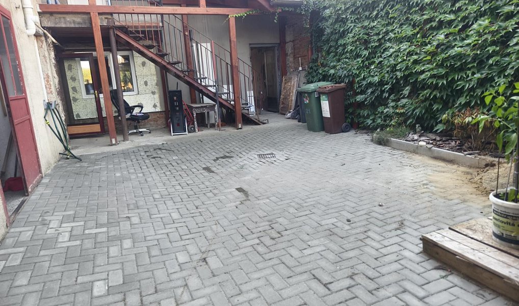 Prodej domu 420 m² s pozemkem 1 227 m², Radslavice – náhled fotky 22