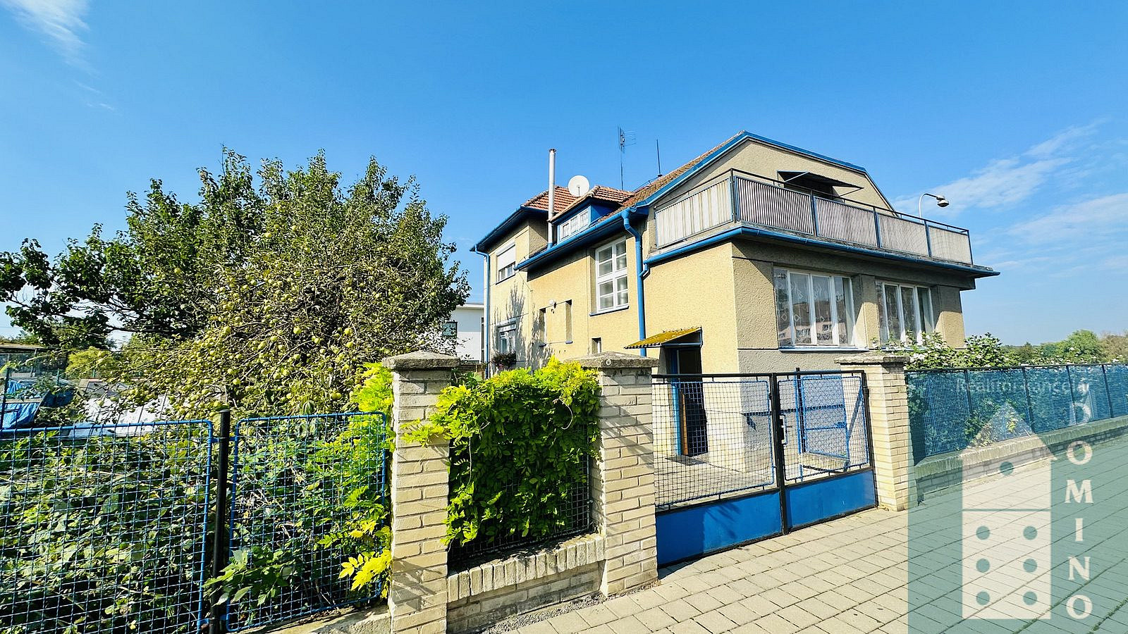 Prodej domu 250 m² s pozemkem 736 m² rezervováno
