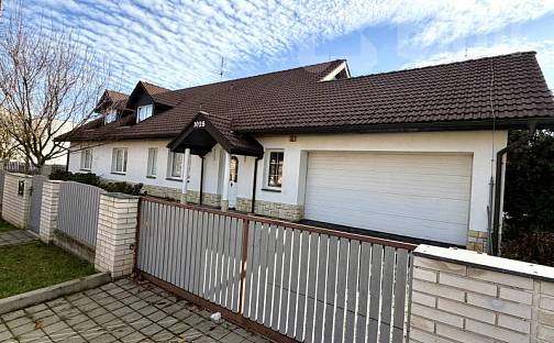 Prodej domu 353 m² s pozemkem 1 746 m², K. Hynka Máchy, Pečky, okres Kolín