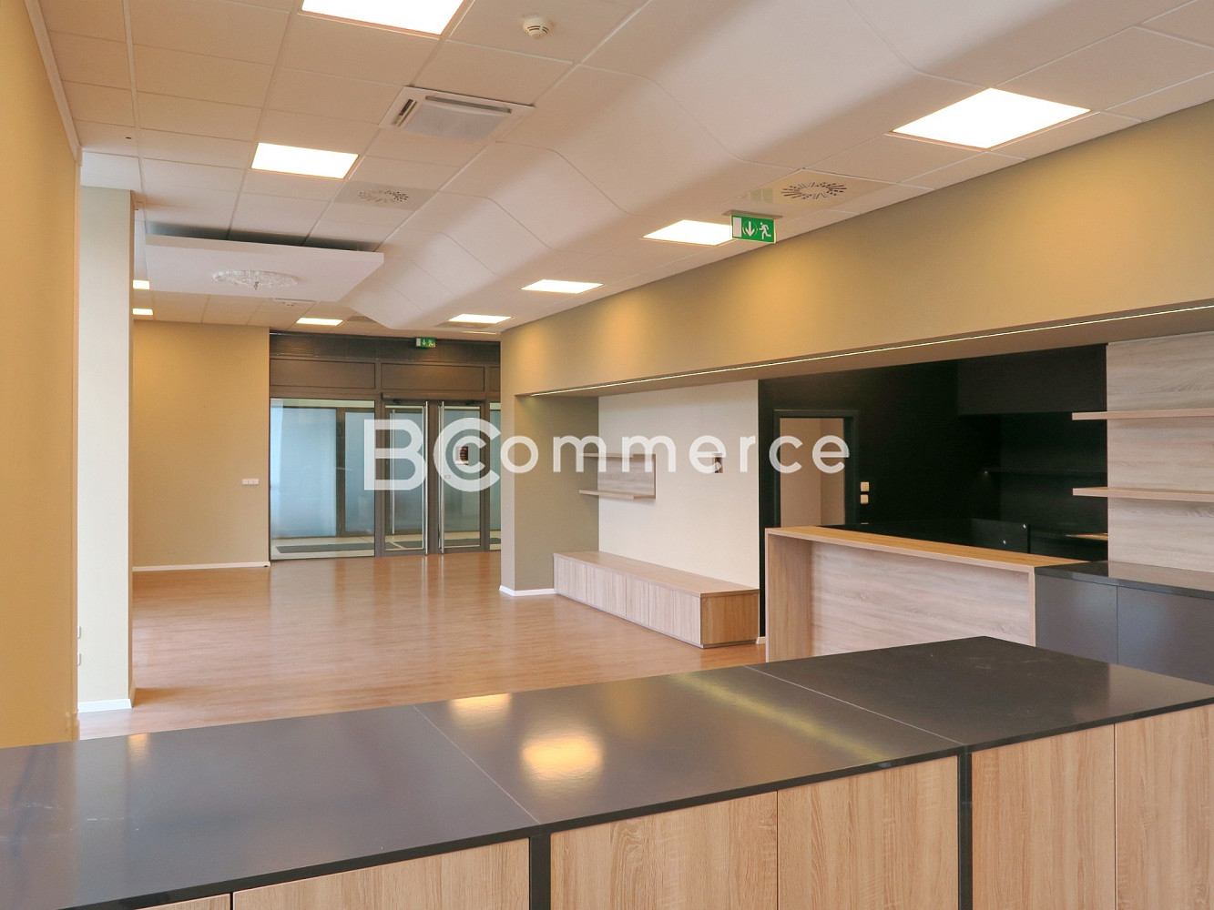Pronájem obchodních prostor 214 m² – fotografie 2