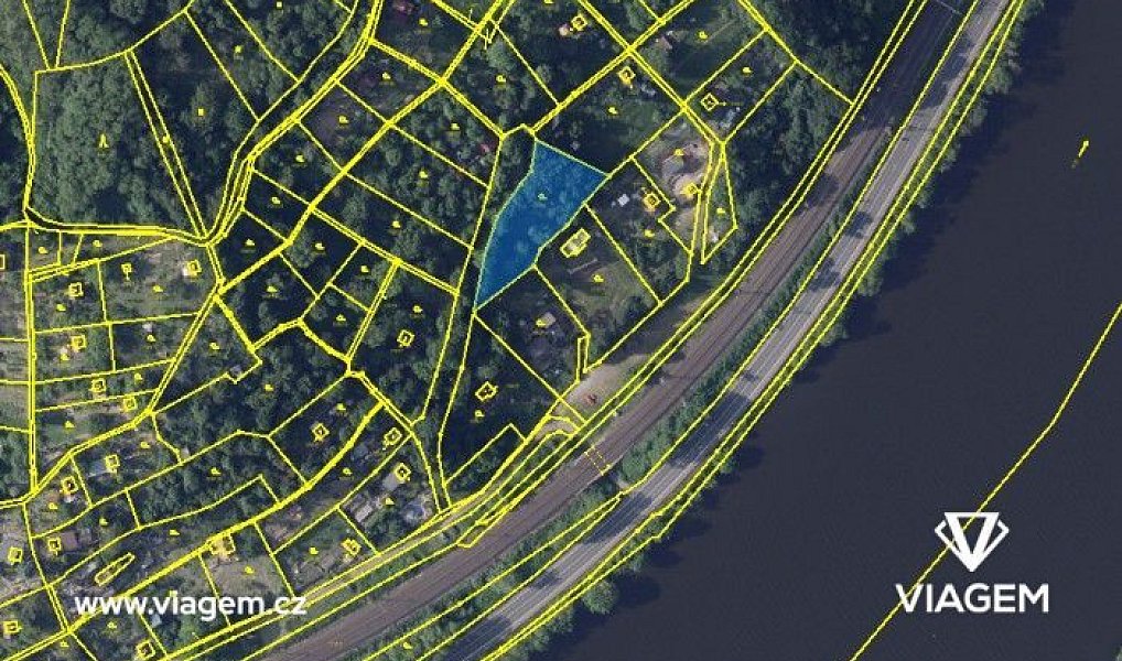 Prodej stavebního pozemku 2 036 m², Dolní Zálezly – náhled fotky 3