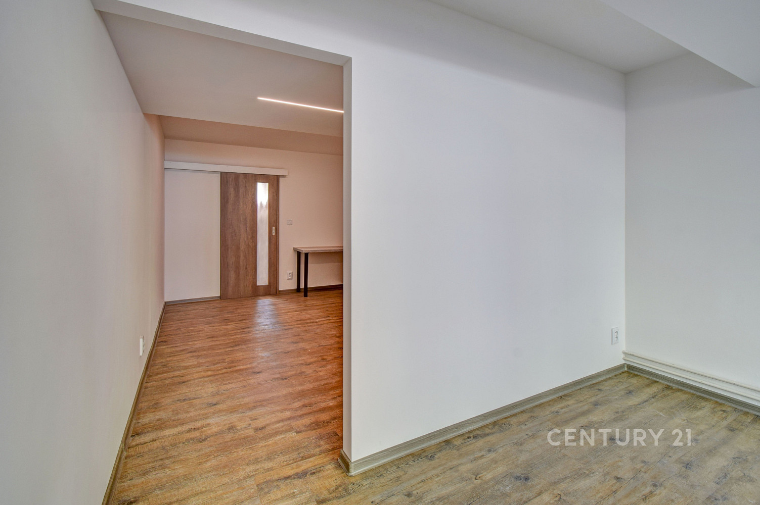 Prodej kanceláře 39 m² – fotografie 4