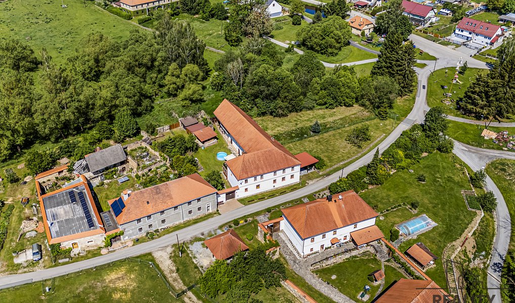 Prodej domu 557 m² s pozemkem 1 437 m², Kájov – náhled fotky 2