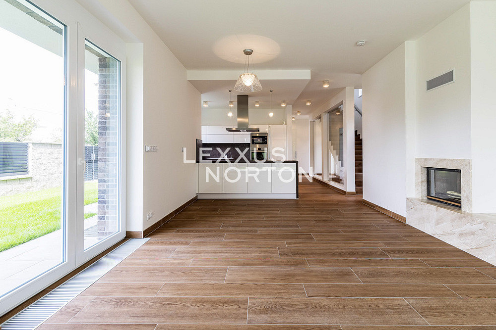 Pronájem domu 500 m² s pozemkem 700 m² — photo 3