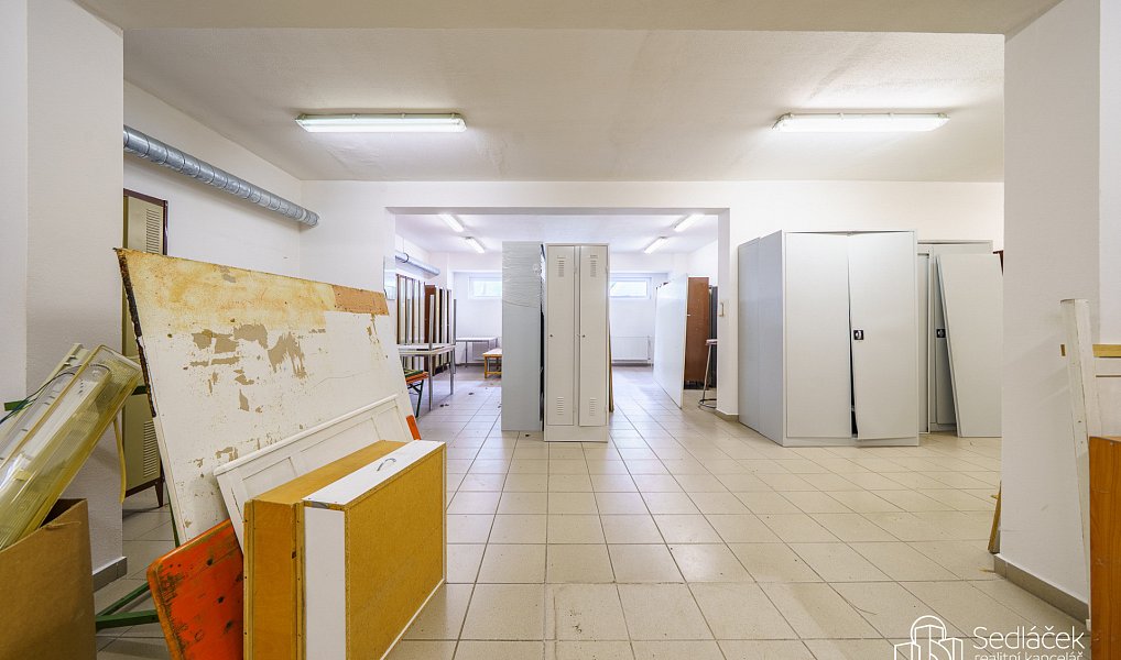 Prodej výrobních prostor 3 089 m², Krásno – náhled fotky 23