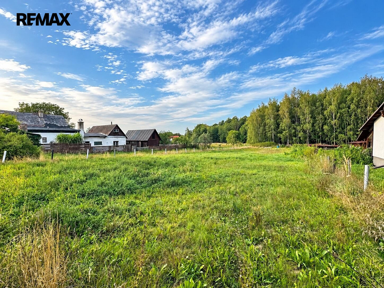 Prodej stavebního pozemku 2 758 m²
