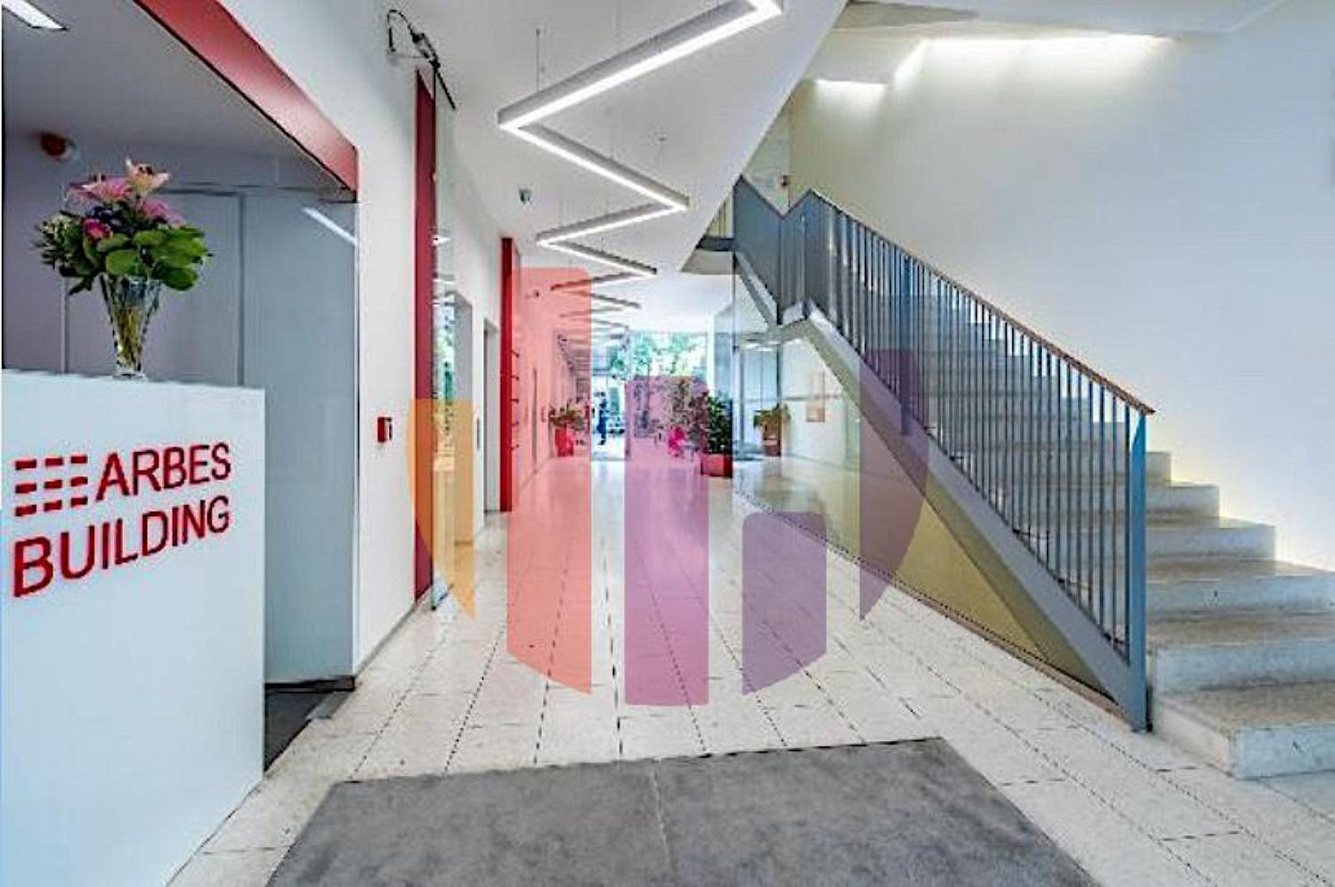 Pronájem kanceláře 160 m² — photo 2
