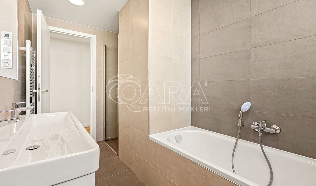 Prodej domu 288 m² s pozemkem 687 m², Praha – náhled fotky 20