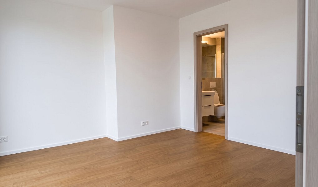 Pronájem bytu 2+kk 77 m², Praha – náhled fotky 12