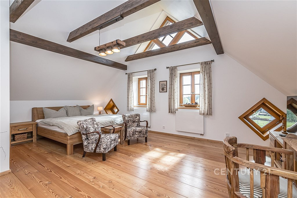 Prodej ubytovacího objektu 293 m²