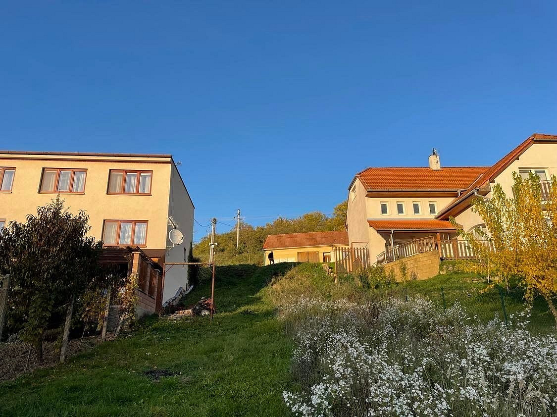 Prodej stavebního pozemku 536 m² — photo 2