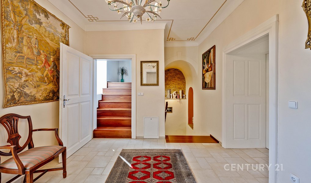 Prodej domu 465 m² s pozemkem 2 031 m², Roudná – náhled fotky 6