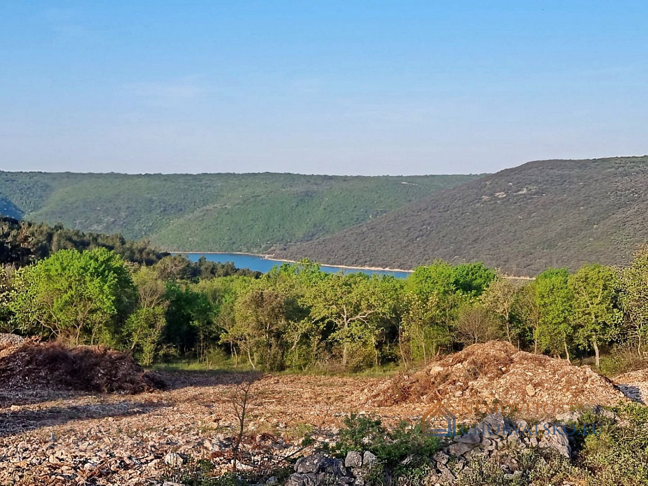 Prodej stavebního pozemku 712 m² - Widok 2