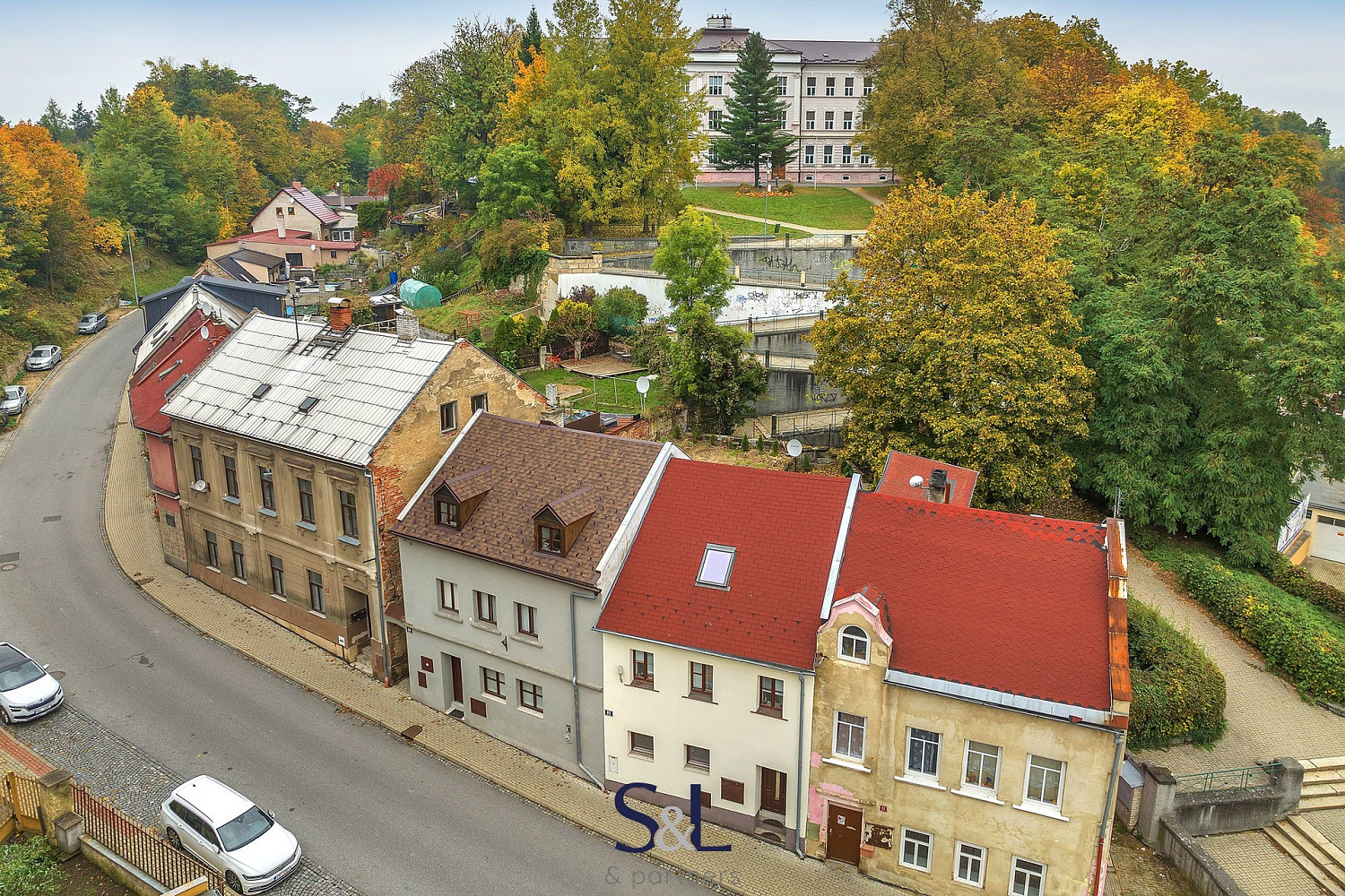 Prodej nájemního domu, činžáku 240 m² — photo 2