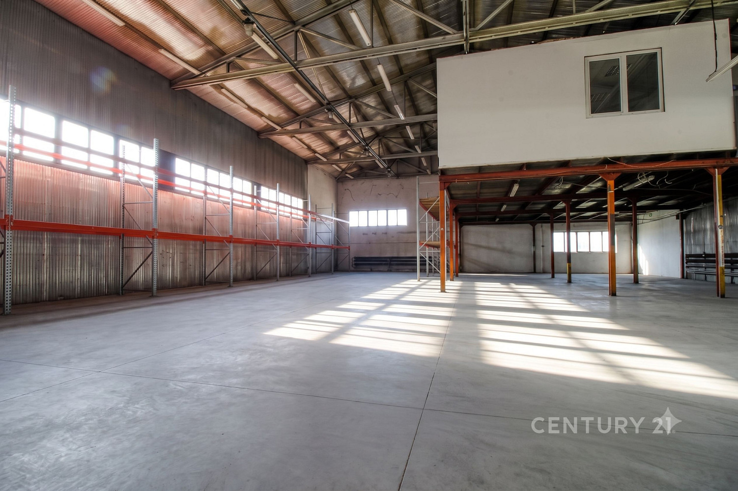 Pronájem výrobních prostor 897 m²
