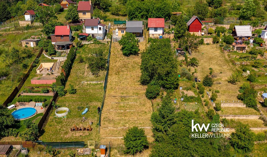 Prodej zahrady 640 m², Malé Žernoseky – náhled fotky 11