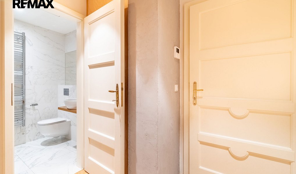 Pronájem bytu 1+kk 25 m², Praha – náhled fotky 11