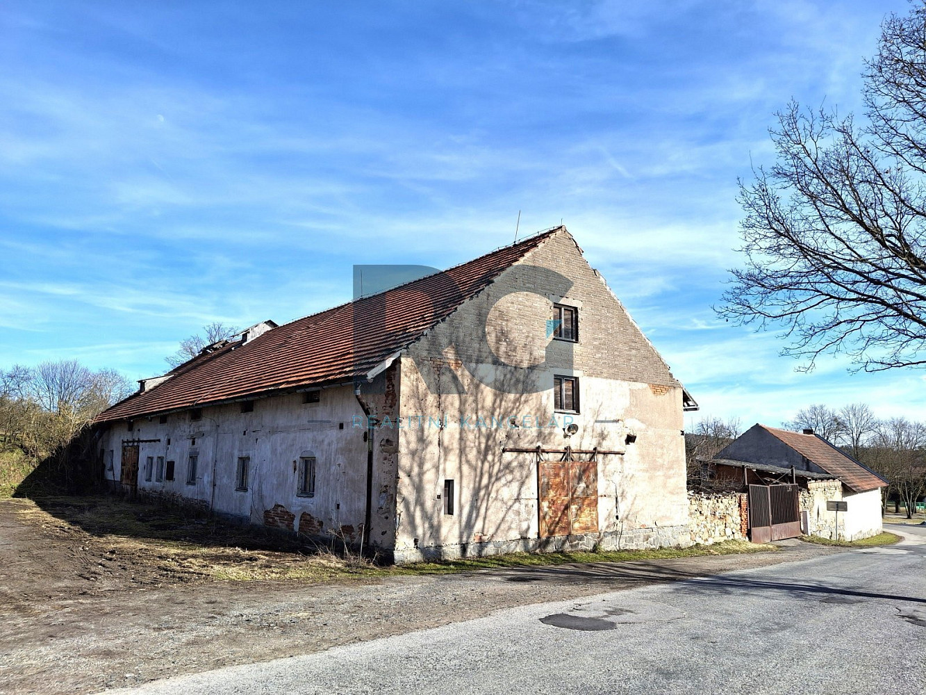 Prodej domu 989 m² s pozemkem 1 202 m²