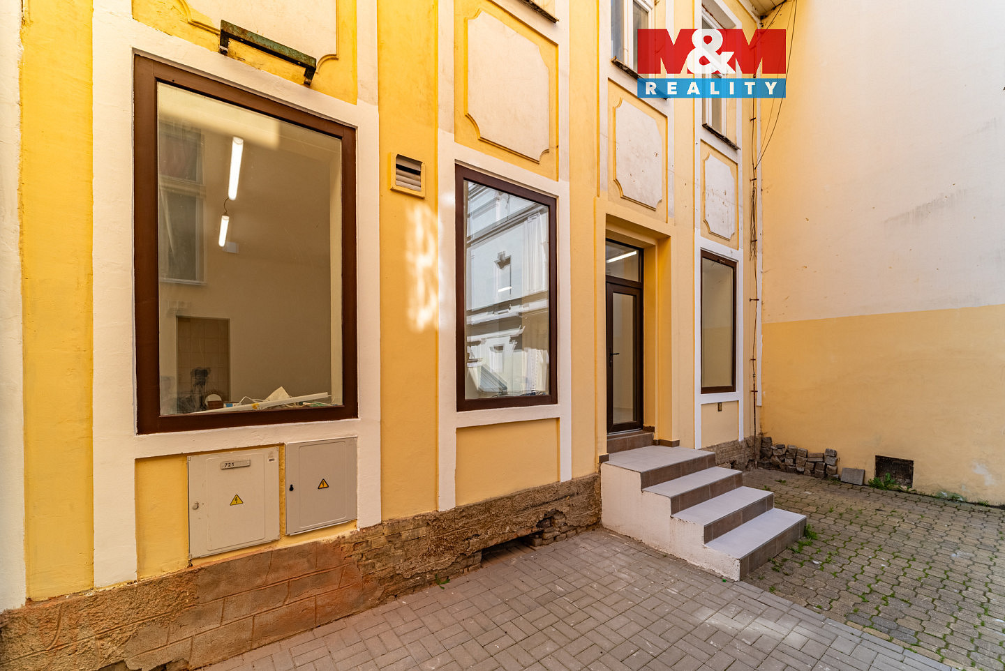 Pronájem obchodních prostor 76 m²