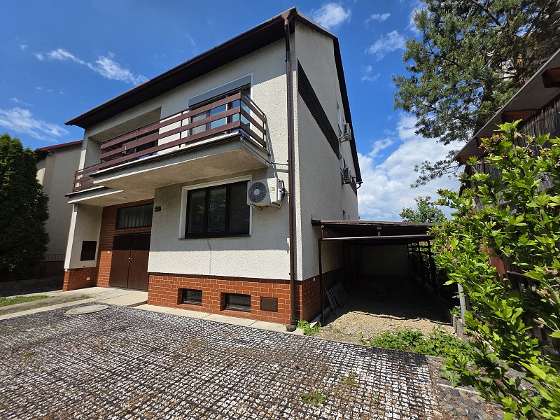 Prodej domu 229 m² s pozemkem 559 m² – fotografie 2