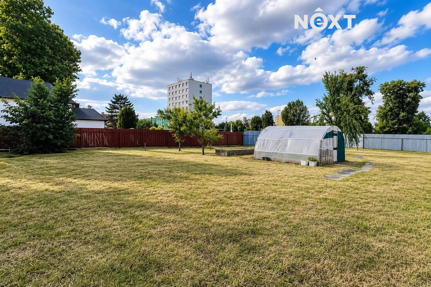 Prodej stavebního pozemku 689 m² – fotografie 2