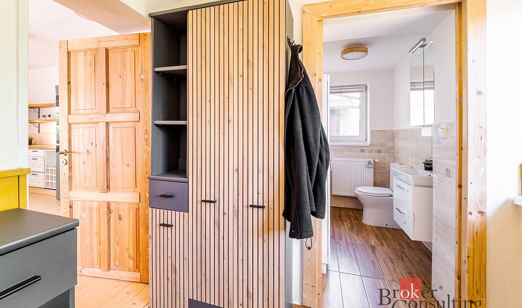 Prodej domu 207 m² s pozemkem 1 124 m², Babice – náhled fotky 10